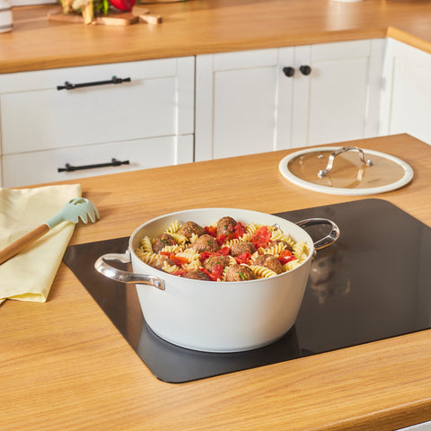 Karaca Swiss Crystal Almond Cream, Casserole avec Manche en Acier, 24cm Karaca Swiss Crystal Almond Cream, Casserole avec Manche en Acier, 24cm