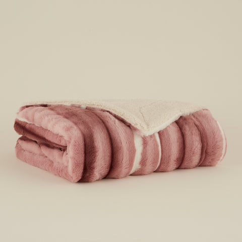 Karaca Rabbit, Couverture, 130x150cm, Poudre