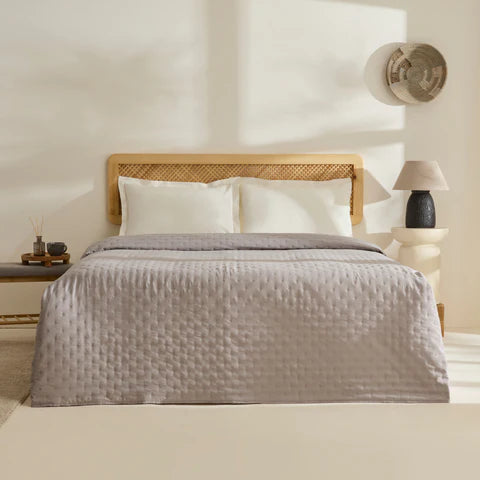 Breezy – Jeté de lit gris 160 x 240 cm