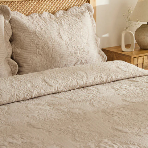 Ensemble de Couvre-lit Camille Beige 230x240 cm + 2 Taies (50x70 cm)