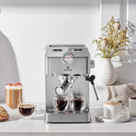 Karaca Coffee Art 1101 Mousseur à Lait, Pression 20 Bars, Machine à Espresso, Latte, Cappuccino, Americano 1,5L Inox