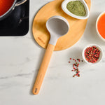 Louche en silicone Karaca x Refika Gadgets avec manche en bois