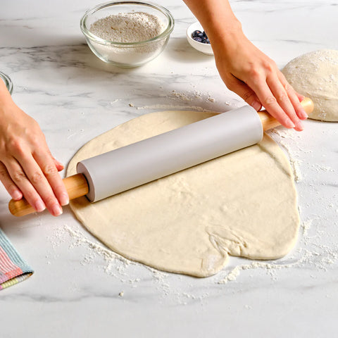 Rouleau à pâtisserie en silicone Karaca x Refika Gadgets avec manches en bois