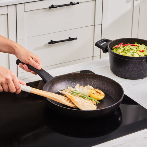 Batterie de Cuisine Karaca Biogranit Noir et Or 12 Pièces