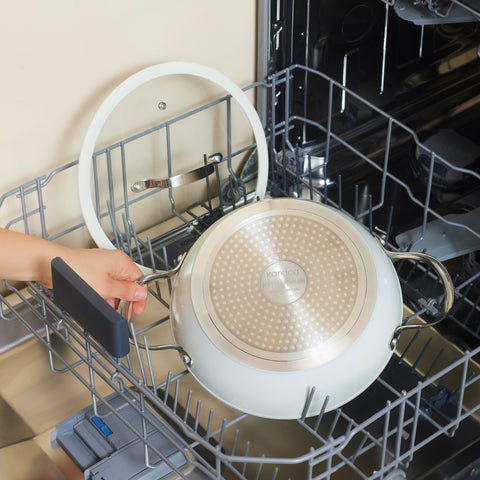 Karaca Swiss Crystal Almond Cream – Casserole avec poignée en acier inoxydable 18 cm