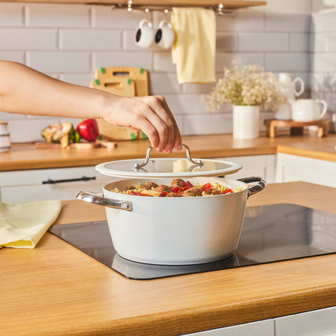 Karaca Swiss Crystal Almond Cream, Casserole avec Manche en Acier, 24cm
