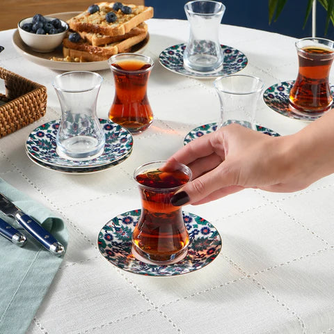Service à thé turc Karaca Edirne 12 pièces en Bone China pour 6 personnes, 130 ml, Multicolore