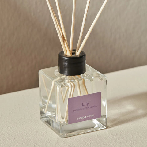 Diffuseur de parfum à bâtonnets Karaca Home Lily, 100 ml