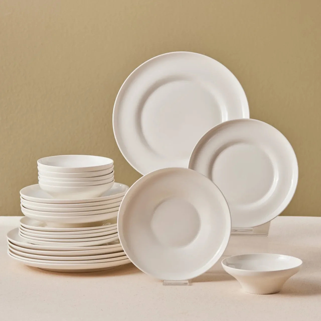 Service De Table En Grès Karaca Solem - 18 Pièces (6 Assiettes Plates, 6 Dessert, 6 Bols) - Noir Avec Motifs En Relief - Lave-vaisselle Et Micro-ondes